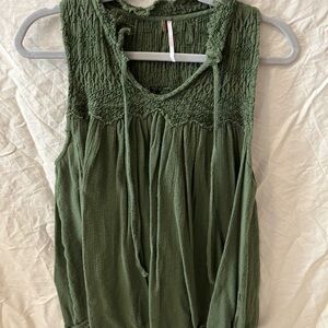 Women’s Free People Green Sleeveless Top size large
